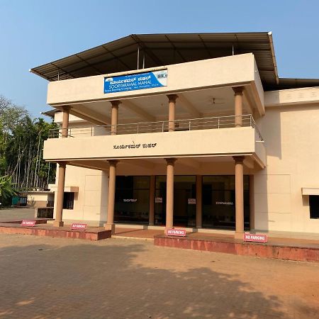 Sooryakamal Mahal Hotel Dharmastala Buitenkant foto
