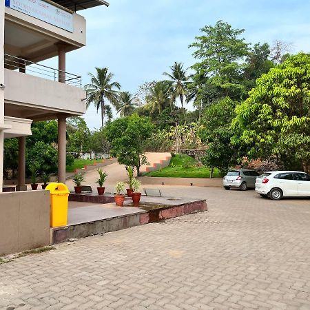 Sooryakamal Mahal Hotel Dharmastala Buitenkant foto