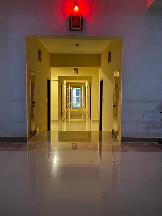 Sooryakamal Mahal Hotel Dharmastala Buitenkant foto
