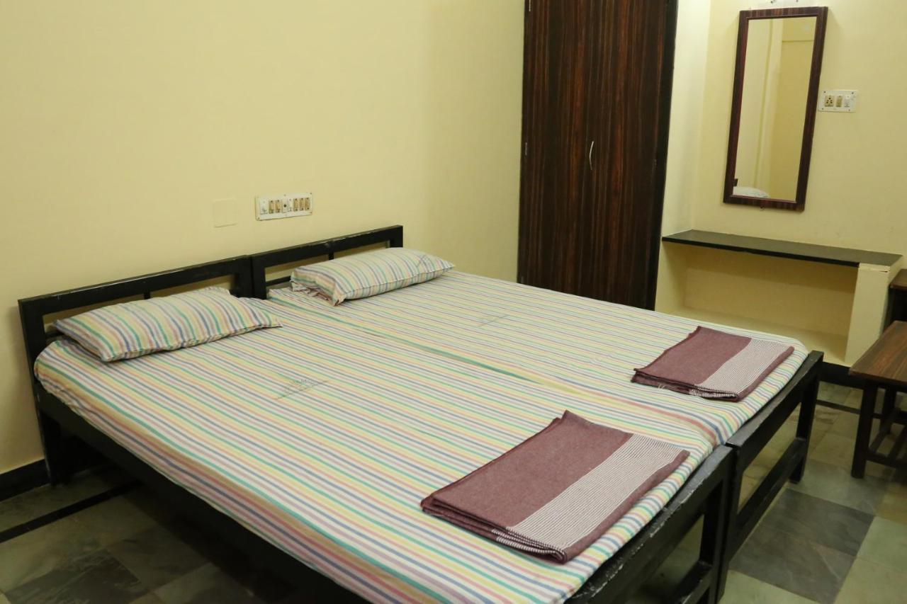 Sooryakamal Mahal Hotel Dharmastala Buitenkant foto