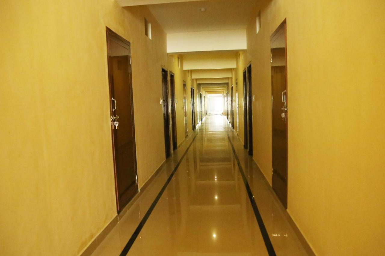 Sooryakamal Mahal Hotel Dharmastala Buitenkant foto